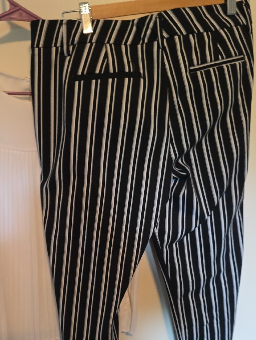 Chalet White Pleated Sleeveless Top with Black & White Striped Skinny Pants Set - Picture 9 of 9